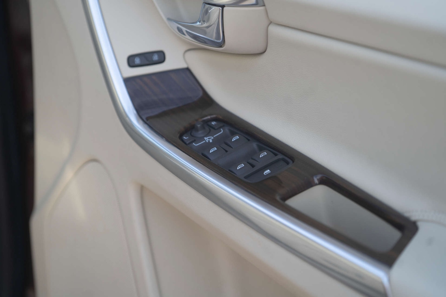 Used Volvo XC60 2015 for sale - 76720221: Photo 38