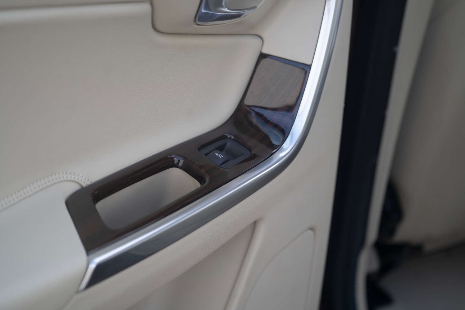 Used Volvo XC60 2015 for sale - 76720221: Photo 40