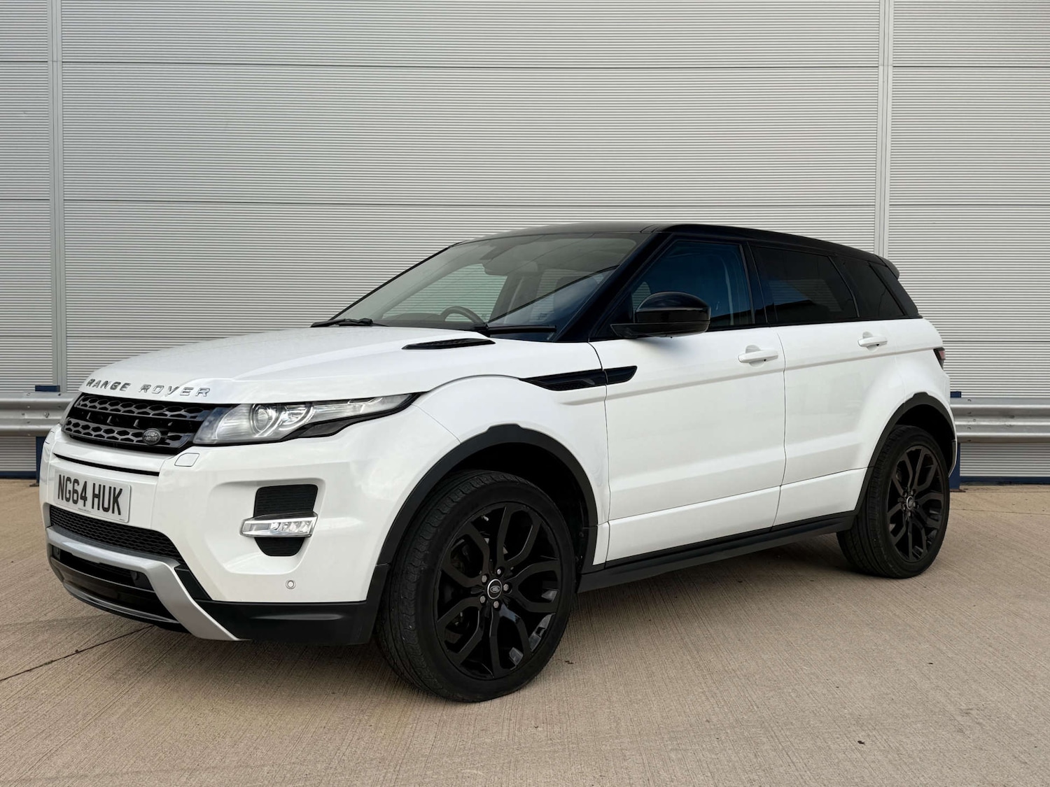 Used Land Rover Range Rover Evoque 2015 for sale - 76720209: Photo 2