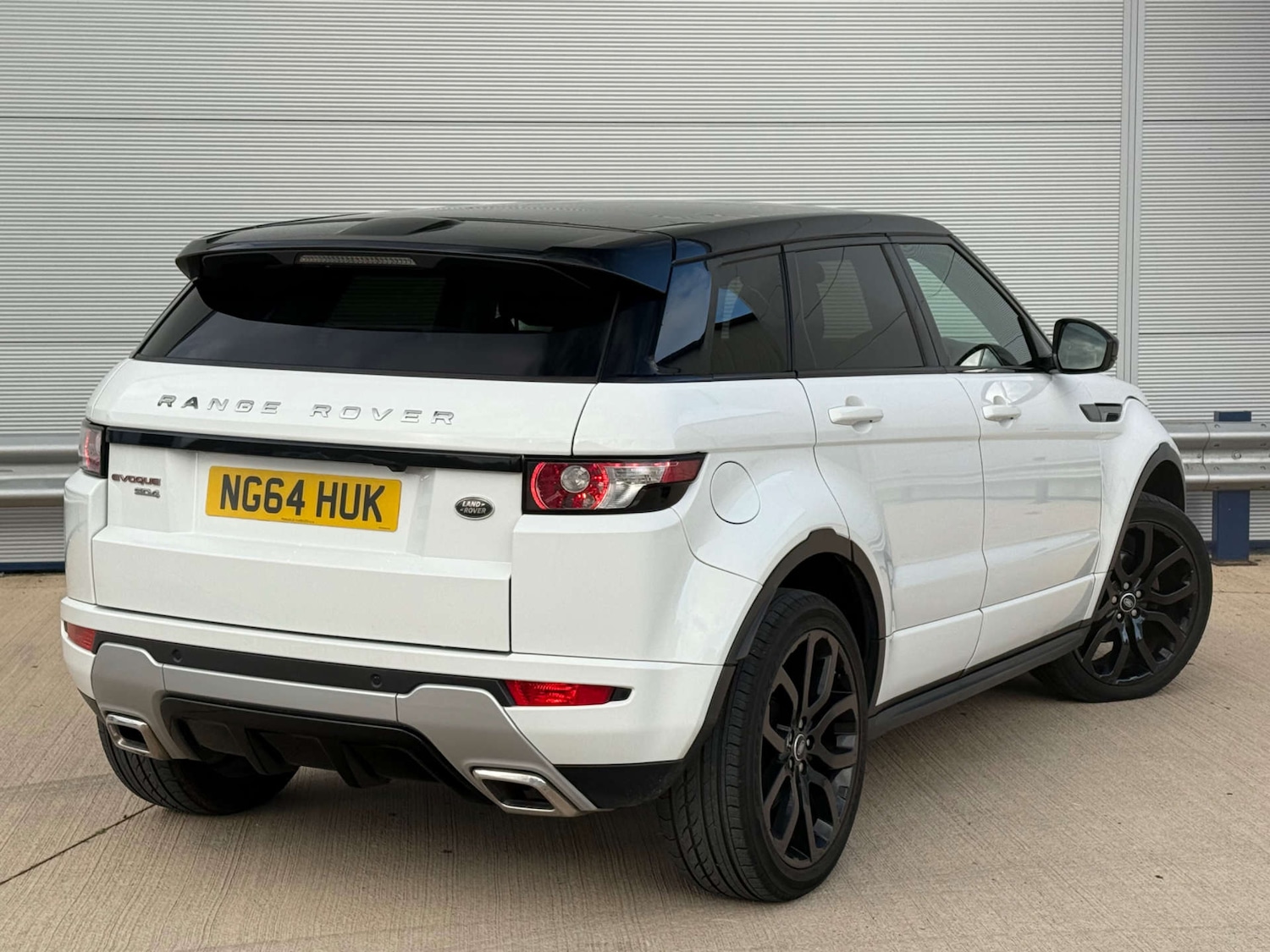 Used Land Rover Range Rover Evoque 2015 for sale - 76720209: Photo 4