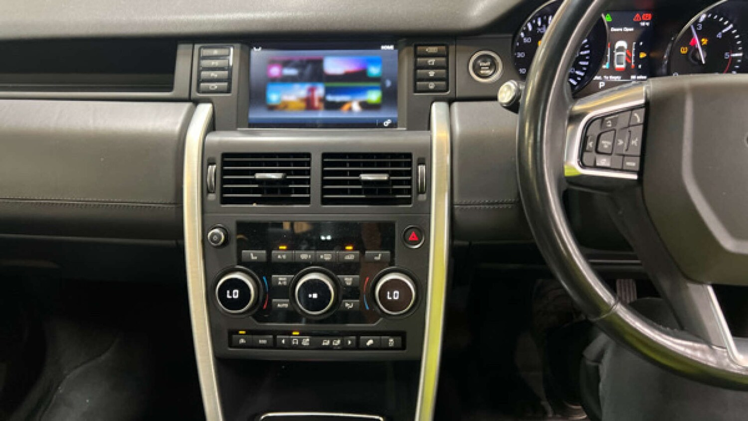 Used Land Rover Discovery Sport 2015 for sale - 78198809: Photo 9