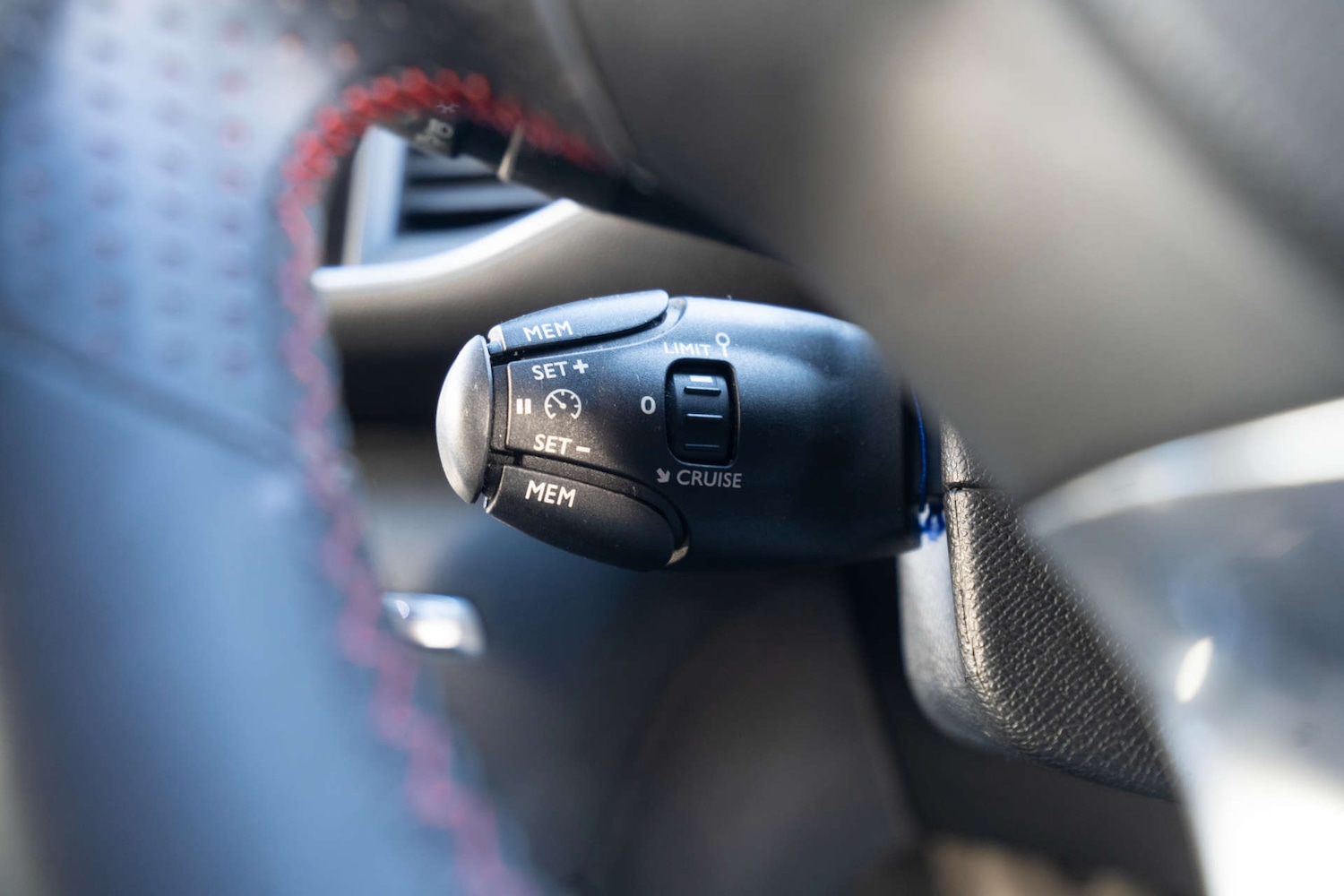 Used Peugeot 308 2016 for sale - 77025218: Photo 32