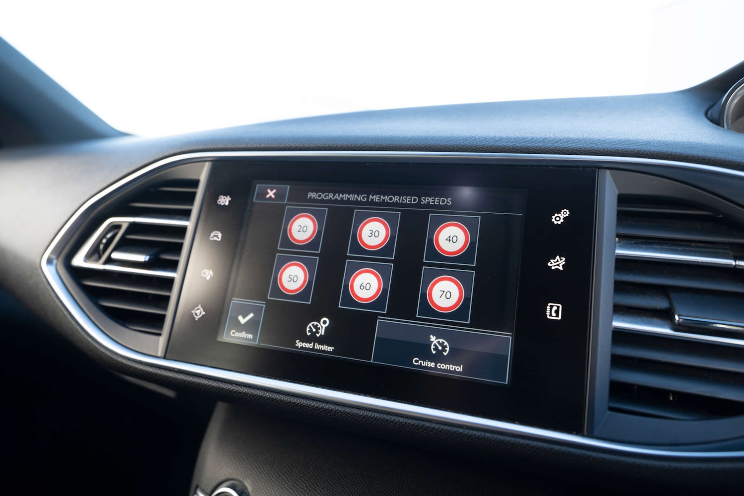 Used Peugeot 308 2016 for sale - 77025218: Photo 35