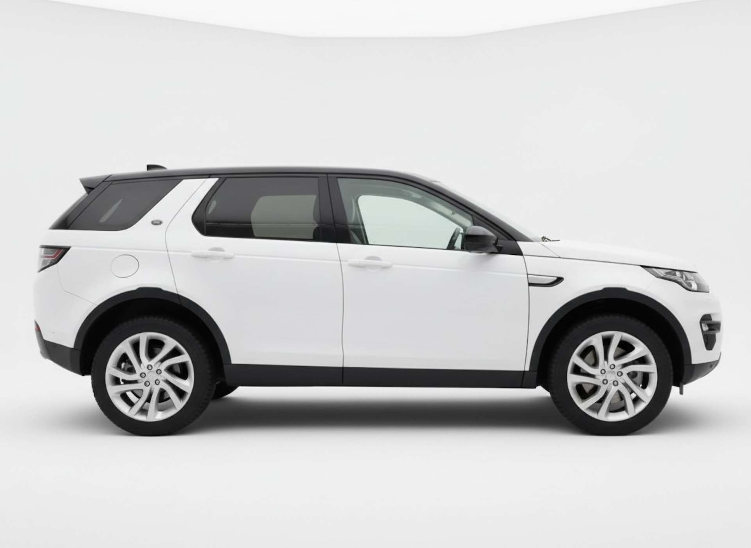 Used Land Rover Discovery Sport 2015 for sale - 78041787: Photo 6