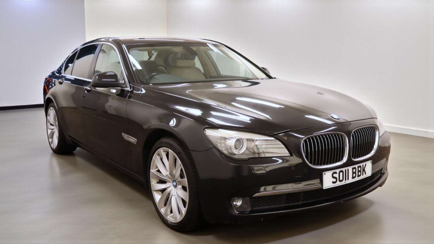 Used BMW 7 Series 2011 for sale - 76720208: Photo 1