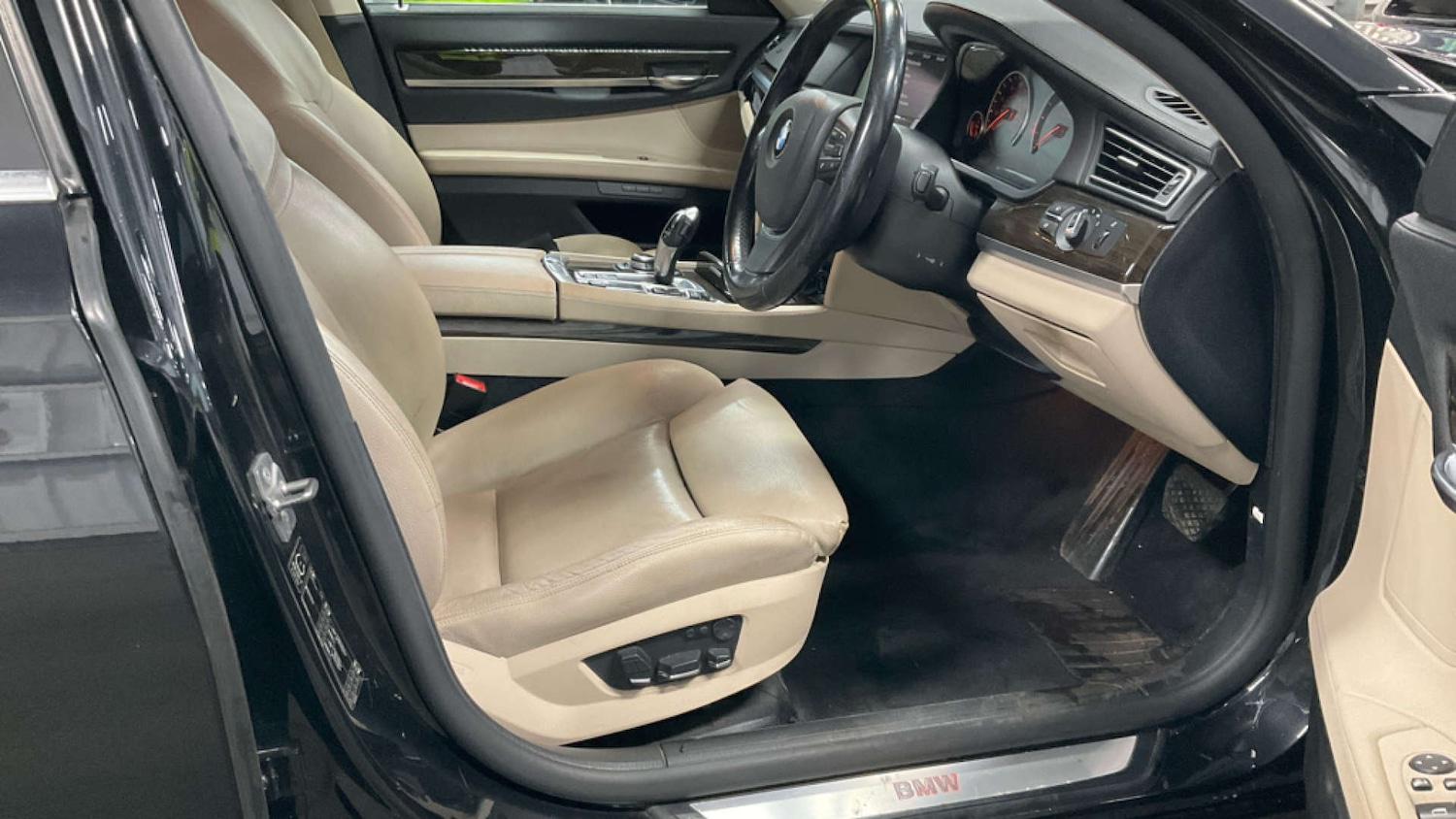 Used BMW 7 Series 2011 for sale - 76720208: Photo 10