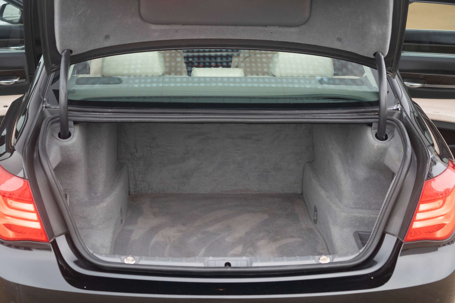 Used BMW 7 Series 2011 for sale - 76720208: Photo 24