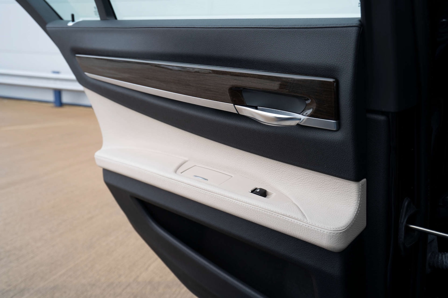 Used BMW 7 Series 2011 for sale - 76720208: Photo 29