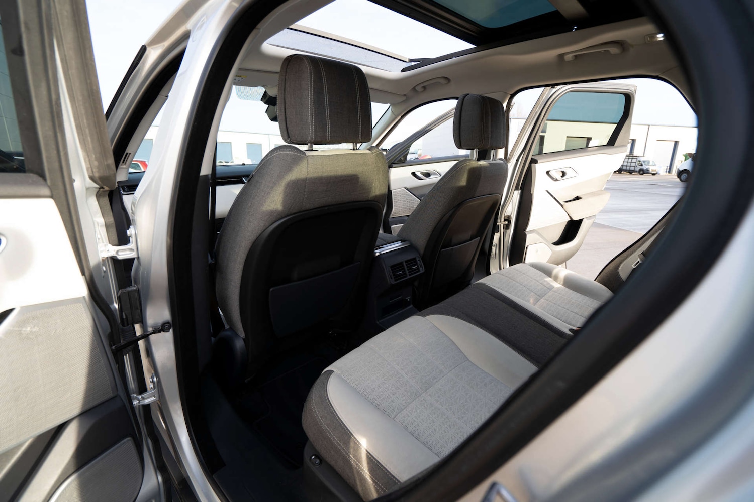 Used Land Rover Range Rover Velar 2017 for sale - 76829756: Photo 12