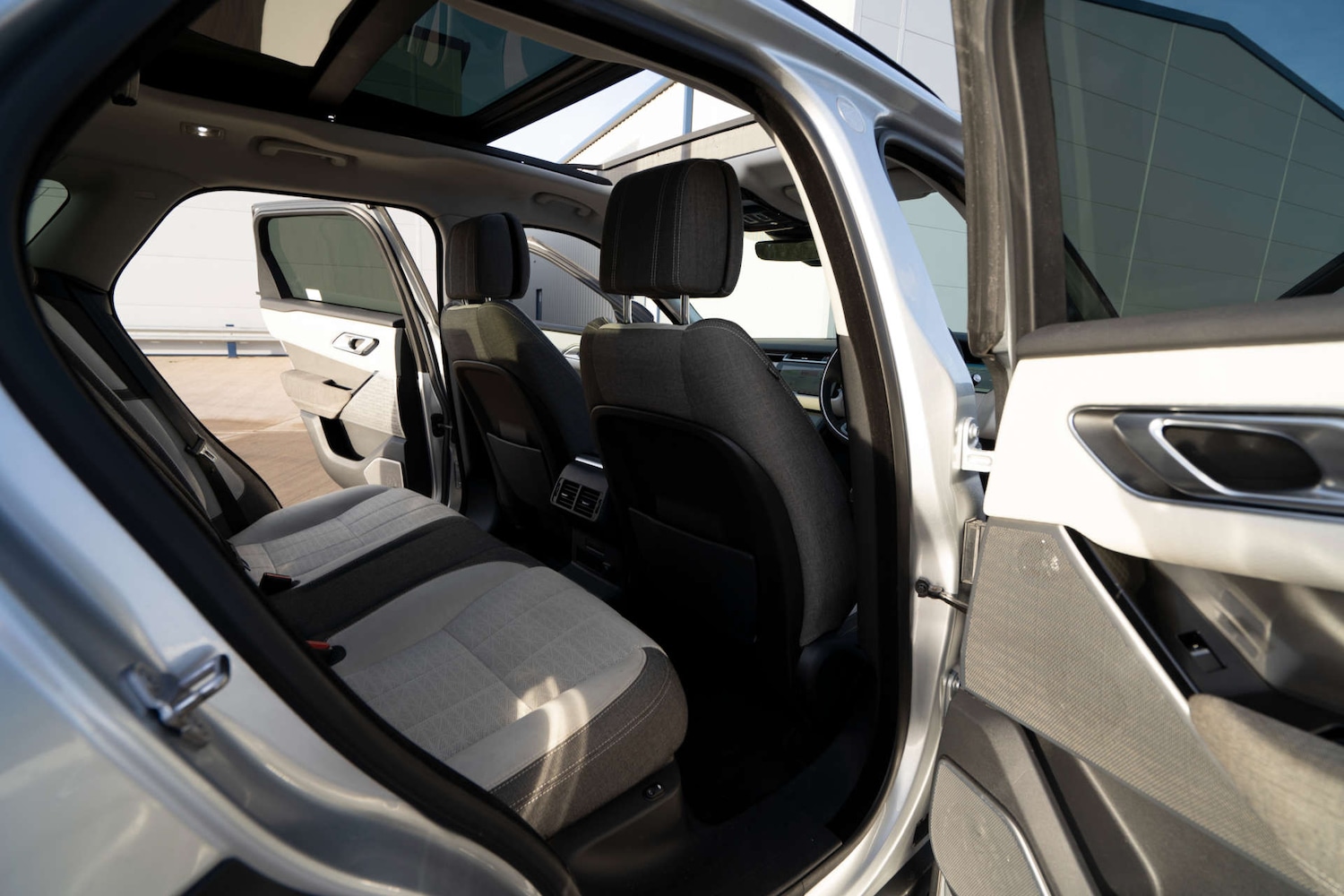 Used Land Rover Range Rover Velar 2017 for sale - 76829756: Photo 17