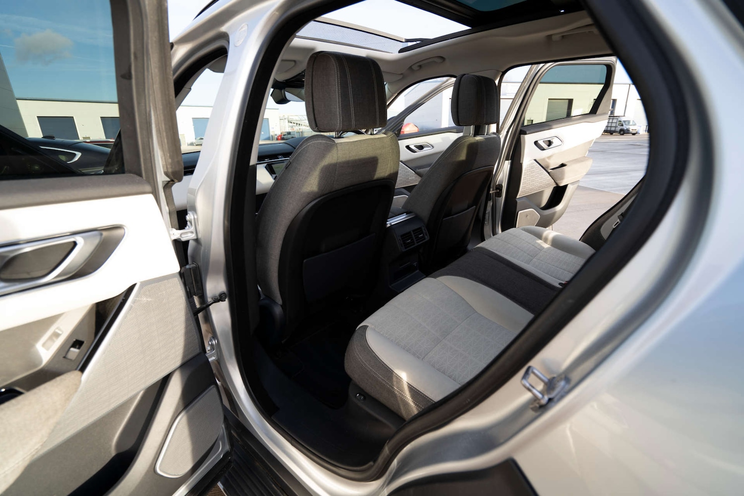 Used Land Rover Range Rover Velar 2017 for sale - 76829756: Photo 18