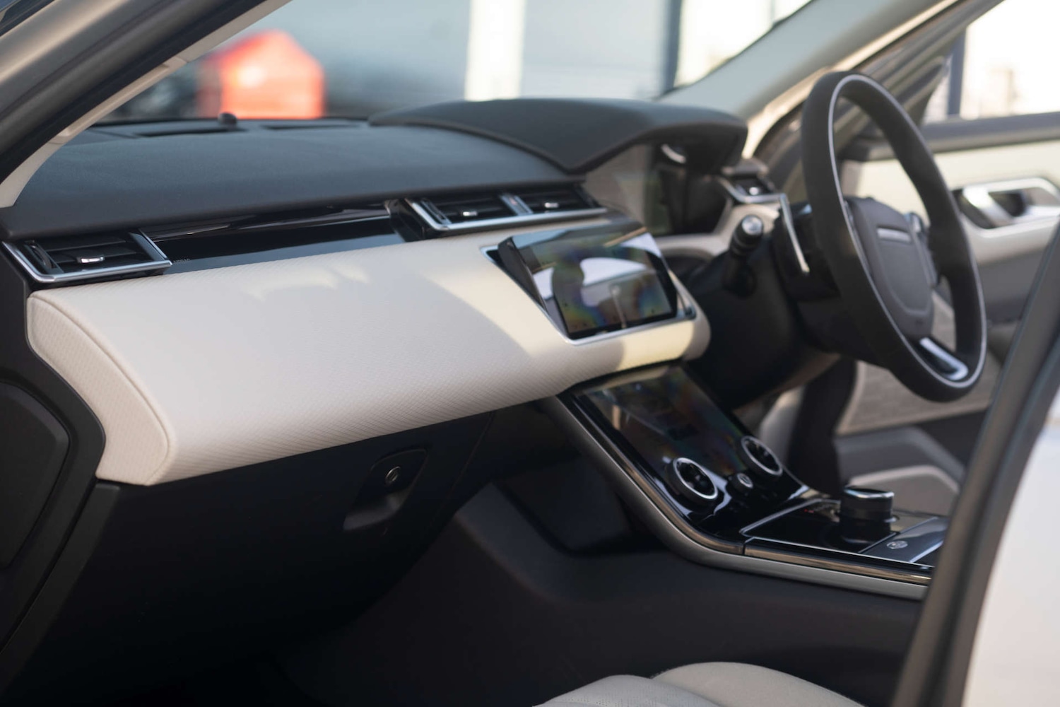 Used Land Rover Range Rover Velar 2017 for sale - 76829756: Photo 32