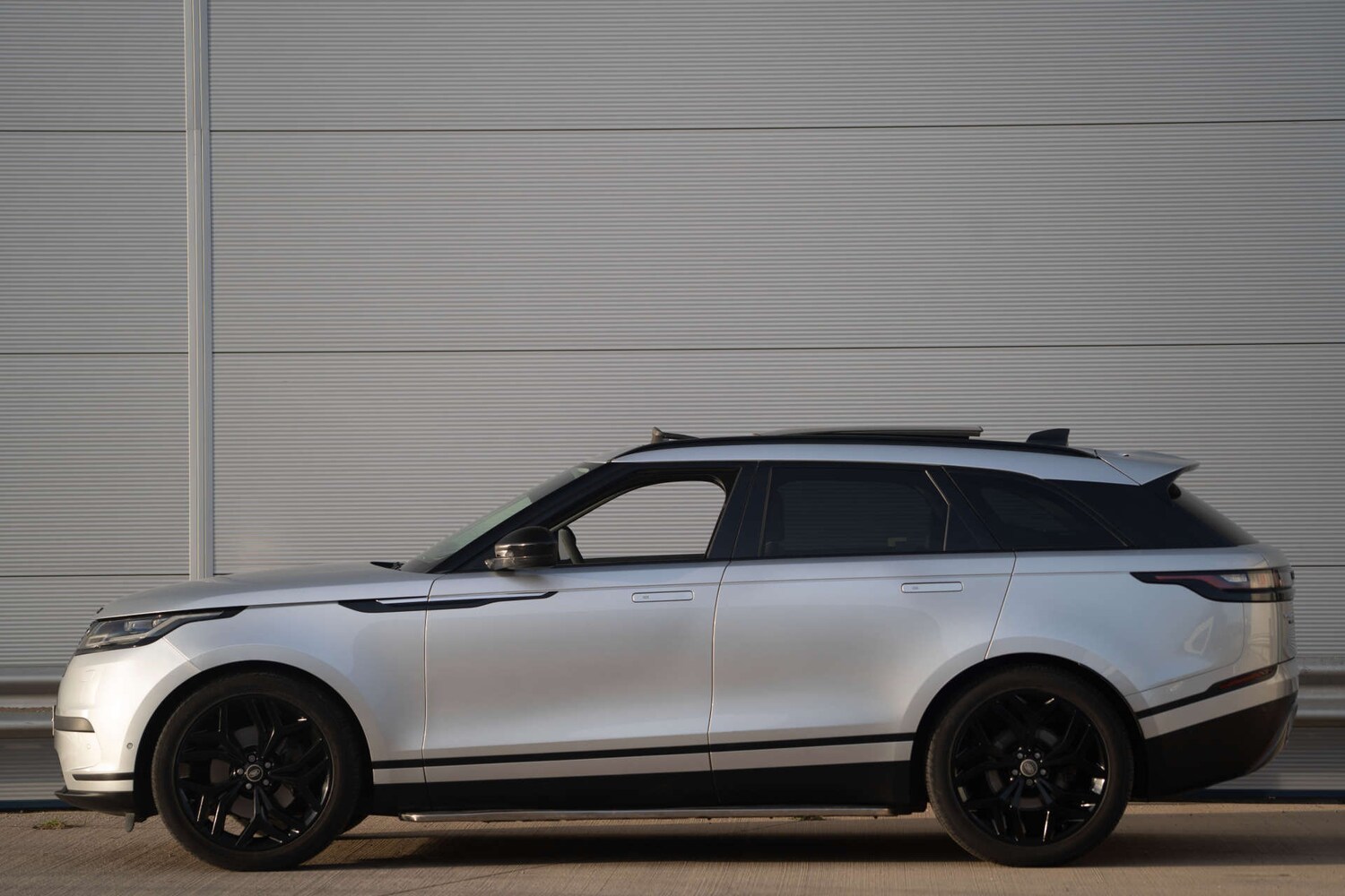 Used Land Rover Range Rover Velar 2017 for sale - 76829756: Photo 79