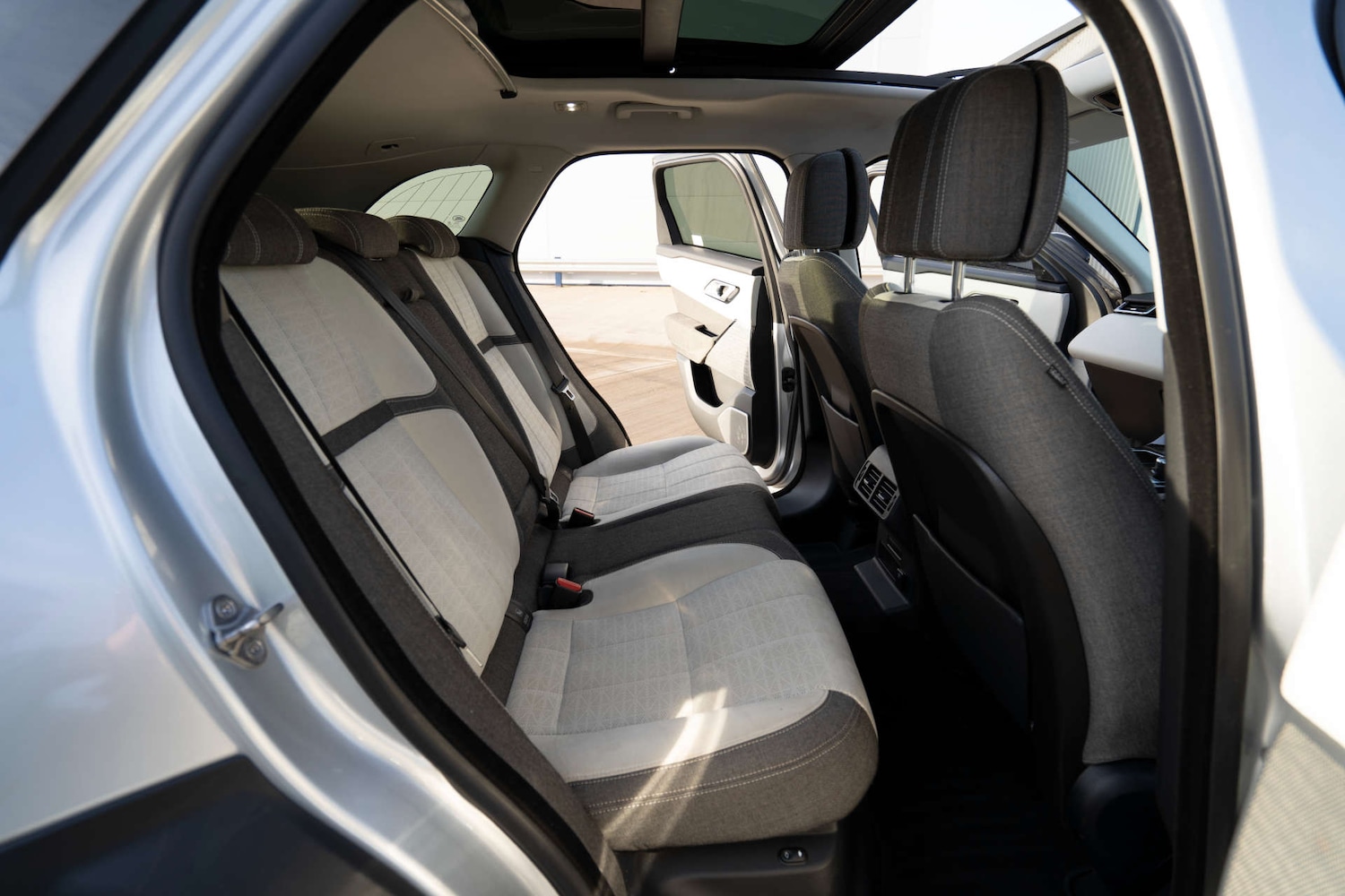 Used Land Rover Range Rover Velar 2017 for sale - 76829756: Photo 9