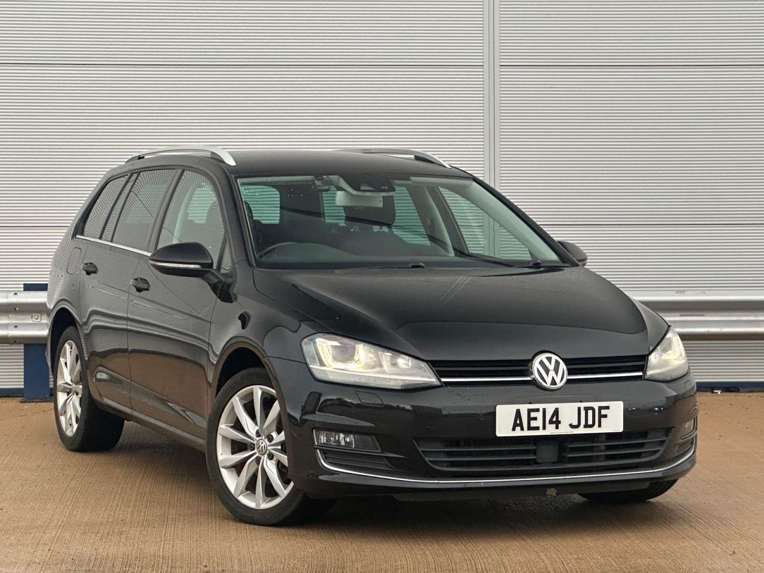 Used Volkswagen Golf 2025 for sale - 76720244: Photo 1