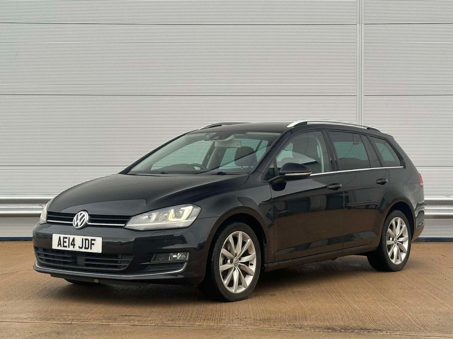 Used Volkswagen Golf 2025 for sale - 76720244: Photo 2