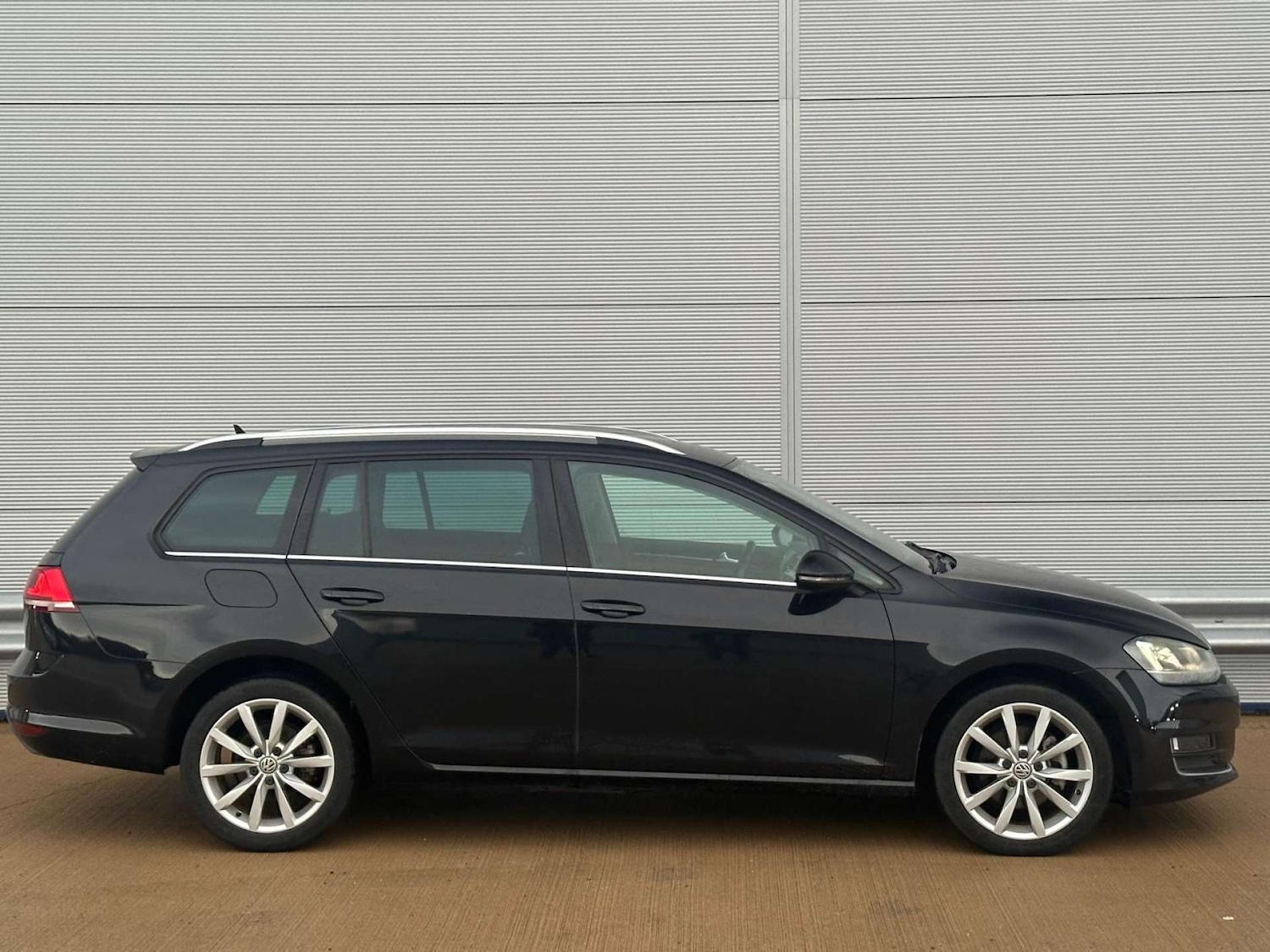 Used Volkswagen Golf 2025 for sale - 76720244: Photo 5