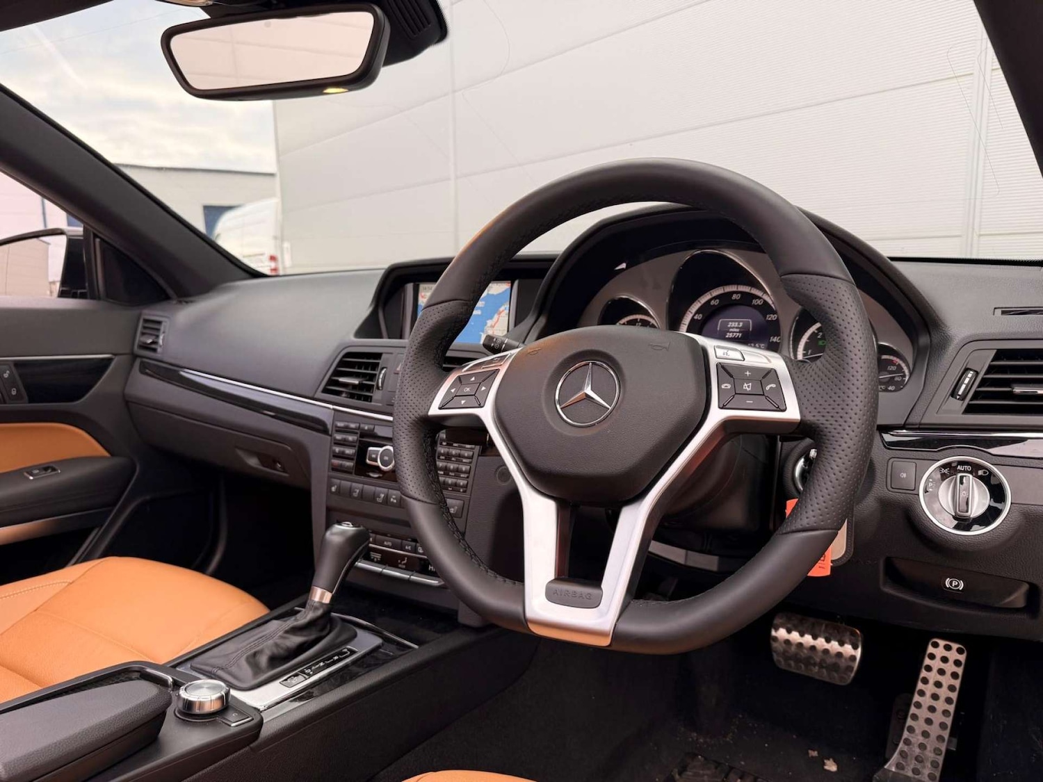 Used Mercedes-Benz E Class 2012 for sale - 77445646: Photo 41