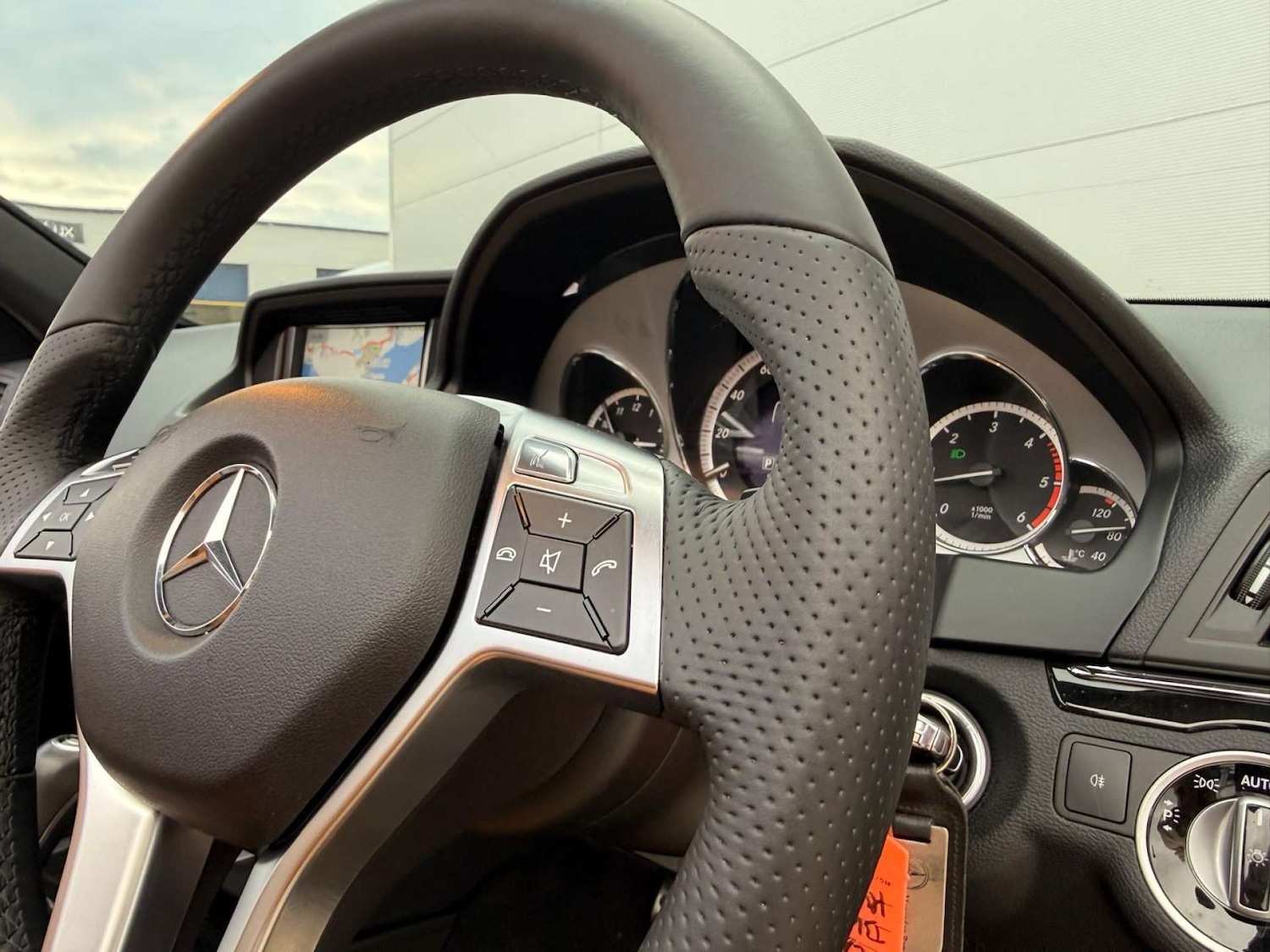 Used Mercedes-Benz E Class 2012 for sale - 77445646: Photo 42