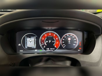 Used Jaguar XE 2018 for sale - 78297294: Photo