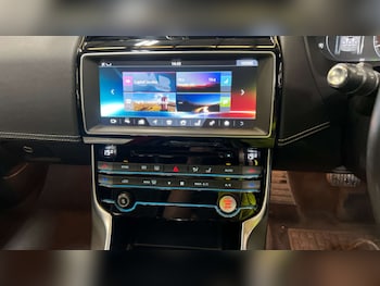 Used Jaguar XE 2018 for sale - 78297294: Photo