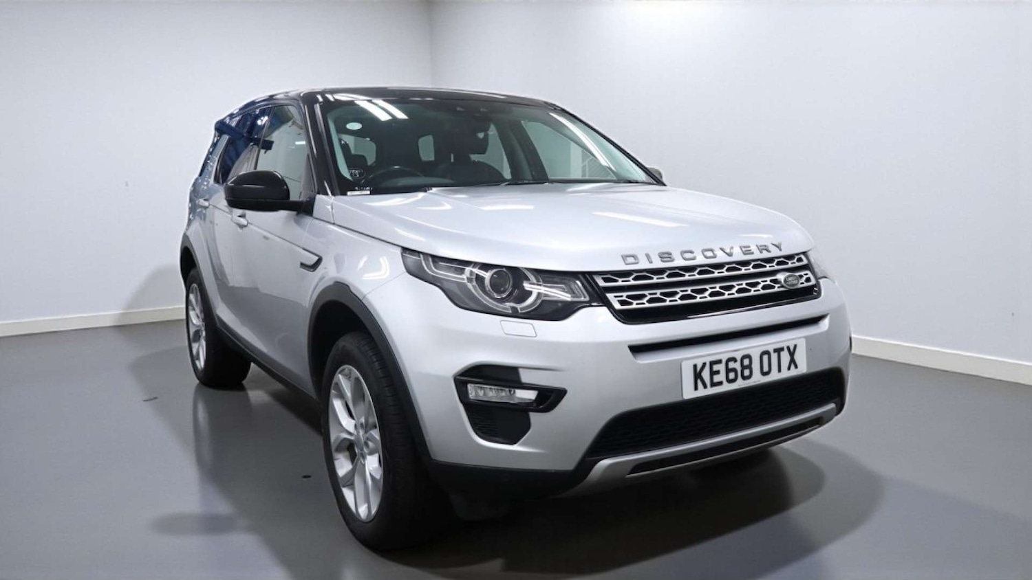 Used Land Rover Discovery Sport 2018 for sale - 76720217: Photo 1
