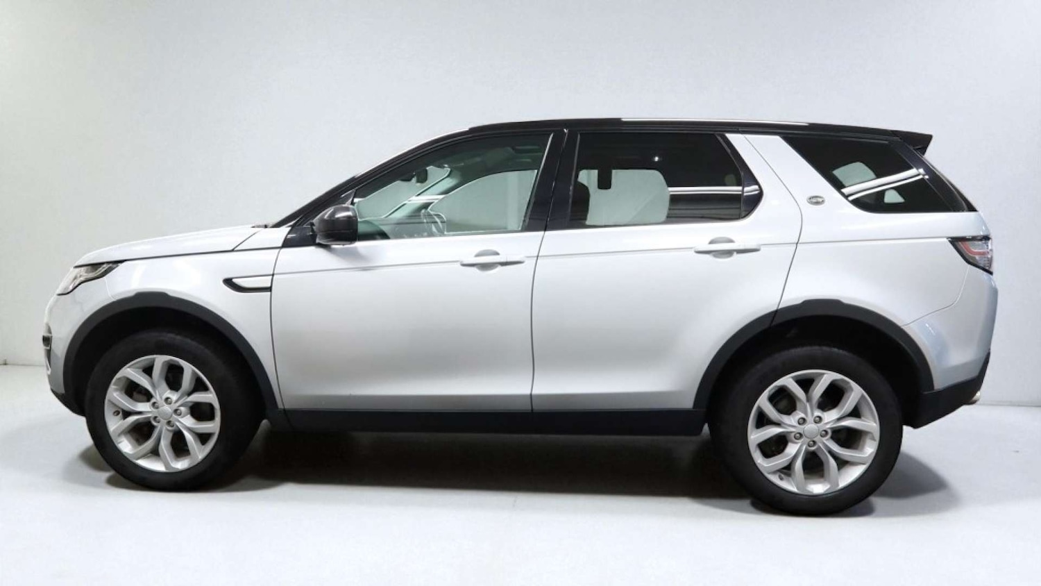 Used Land Rover Discovery Sport 2018 for sale - 76720217: Photo 11
