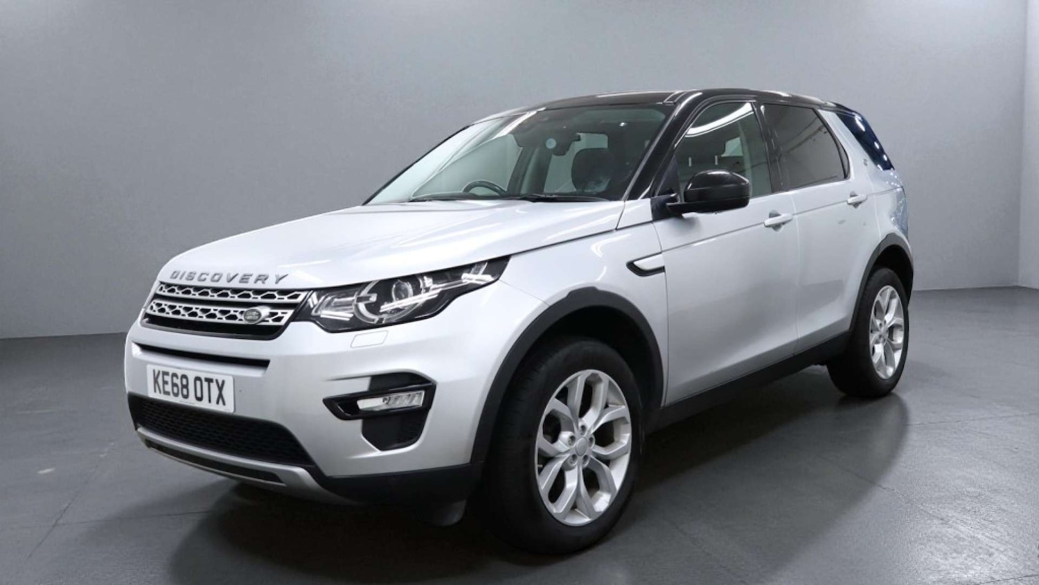 Used Land Rover Discovery Sport 2018 for sale - 76720217: Photo 2