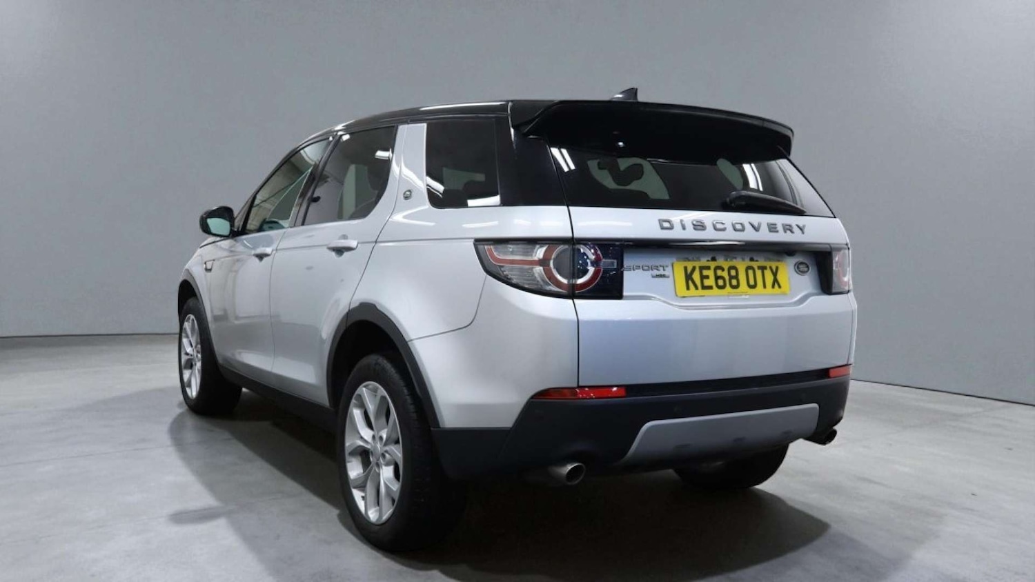 Used Land Rover Discovery Sport 2018 for sale - 76720217: Photo 3
