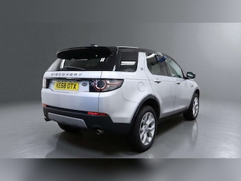 Used Land Rover Discovery Sport 2018 for sale - 76720217: Photo