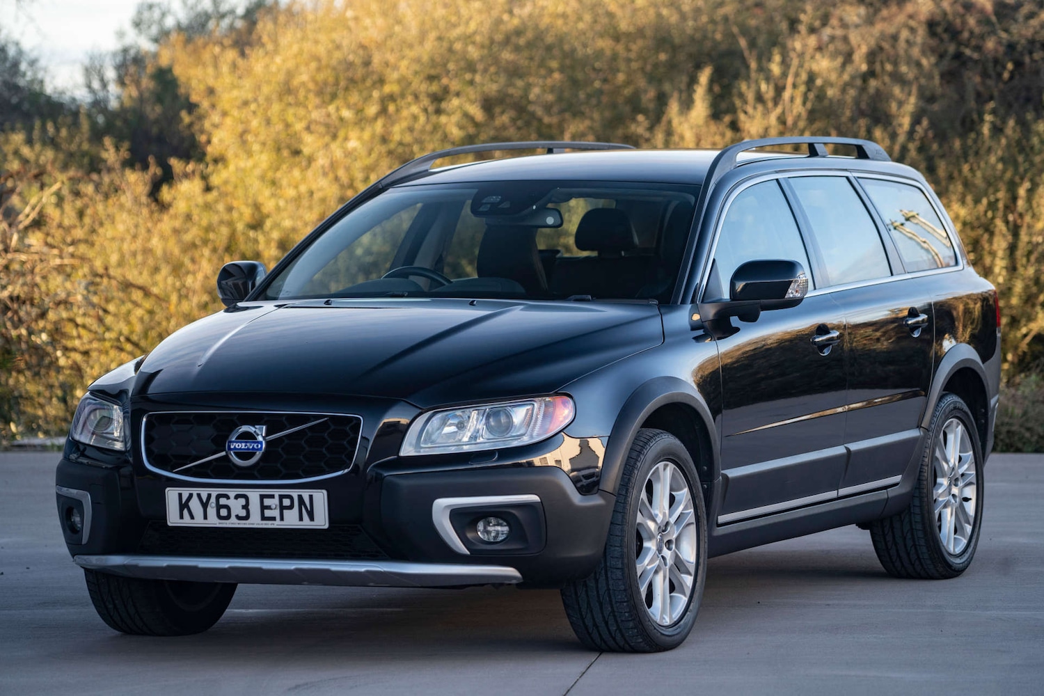 Used Volvo XC70 2014 for sale - 76720223: Photo 2