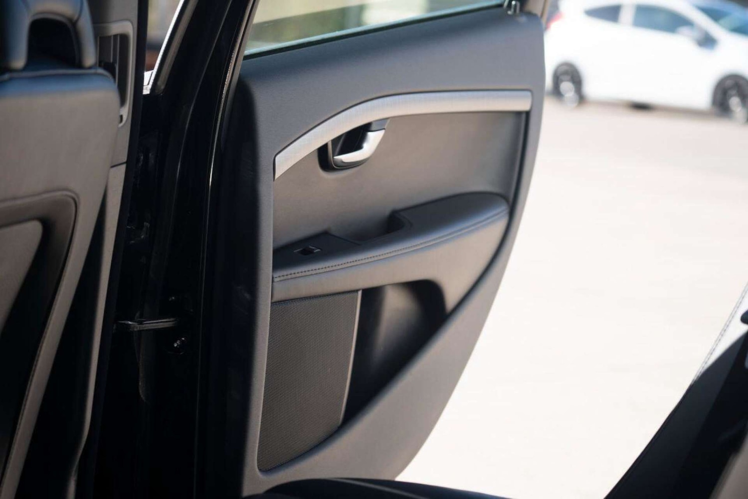 Used Volvo XC70 2014 for sale - 76720223: Photo 38