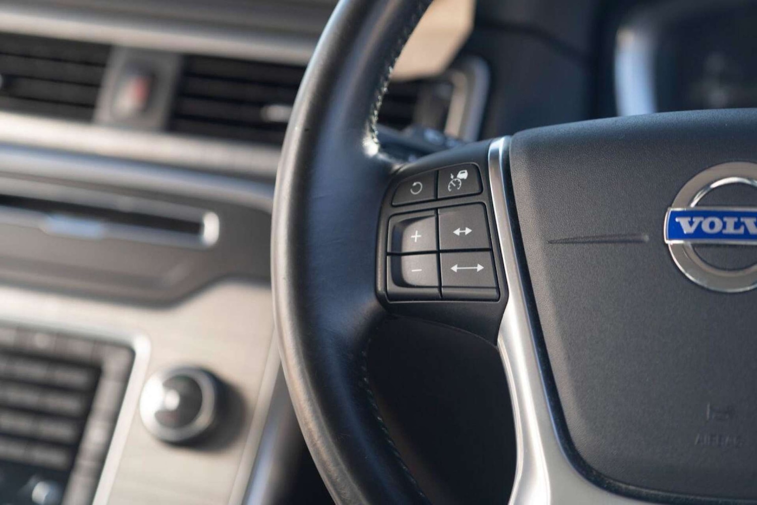 Used Volvo XC70 2014 for sale - 76720223: Photo 39