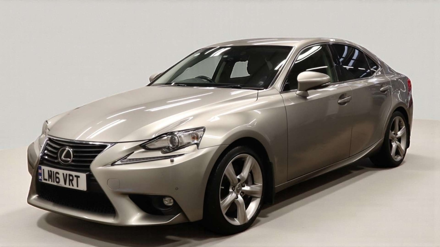Used Lexus IS 2016 for sale - 77136377: Photo 4