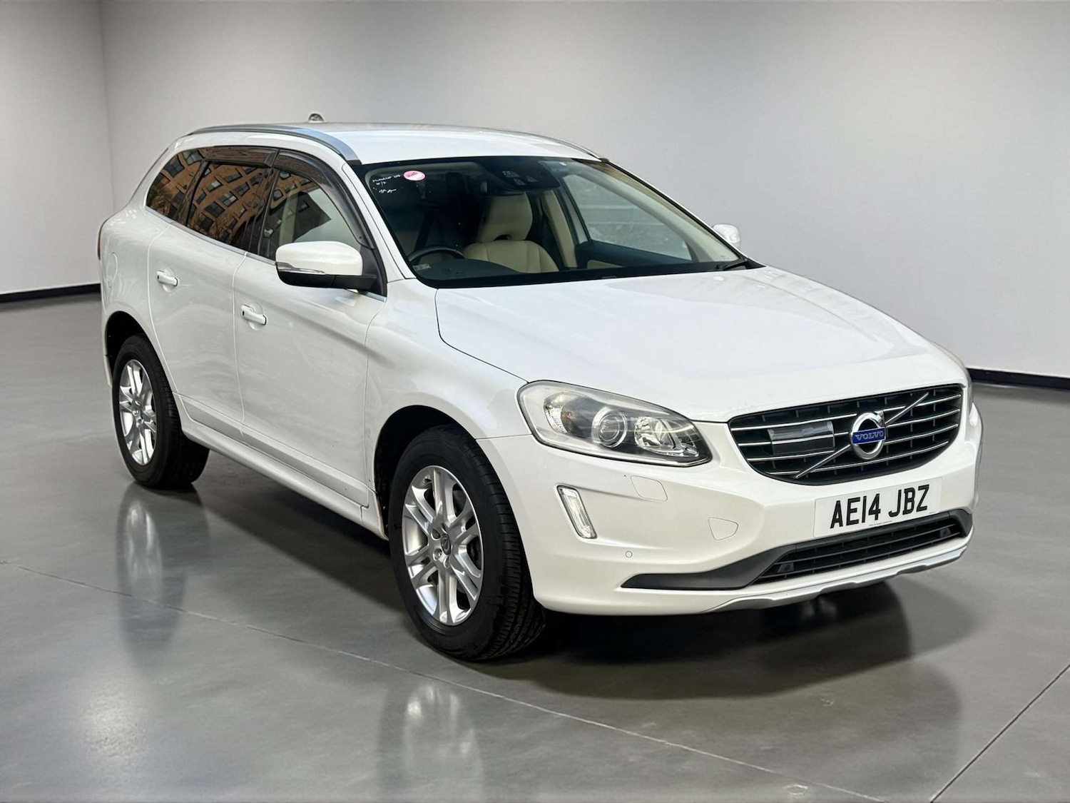 Used Volvo XC60 2025 for sale - 76720212: Photo 1