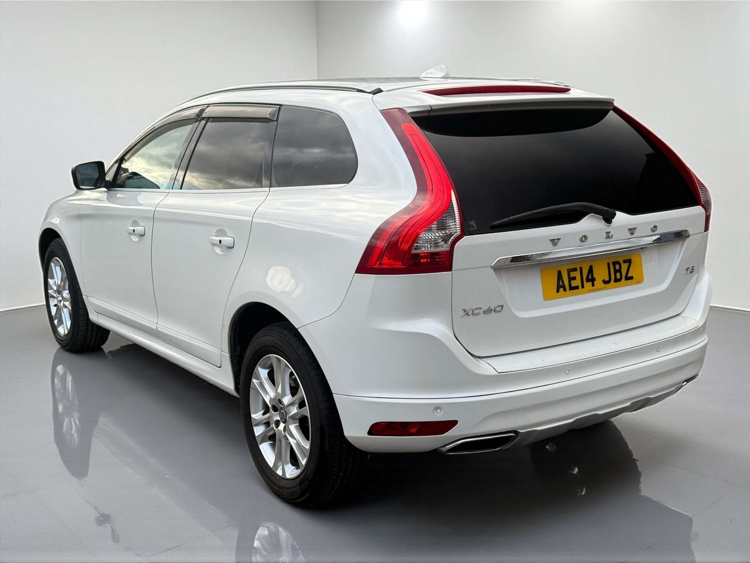 Used Volvo XC60 2025 for sale - 76720212: Photo 3