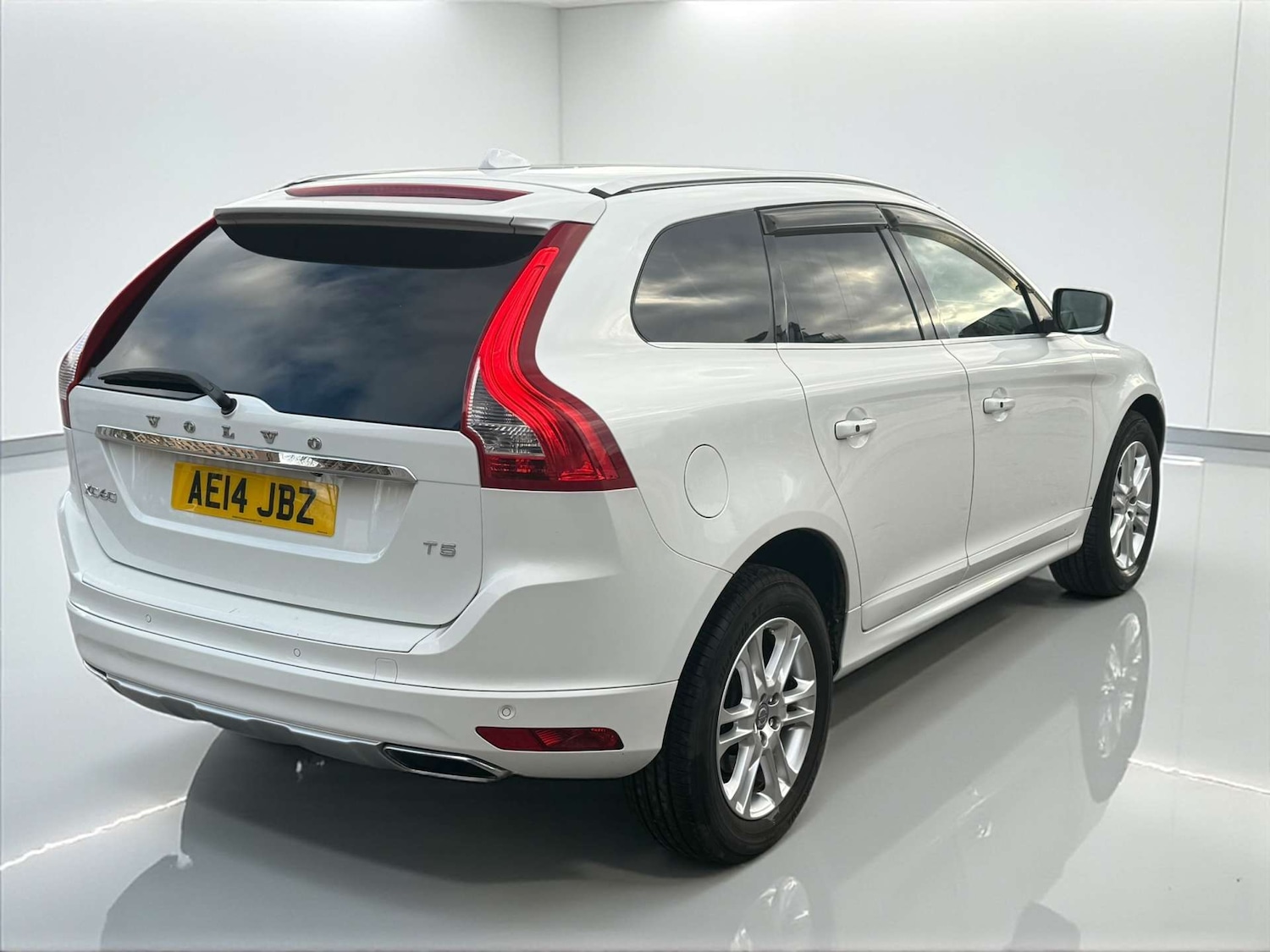 Used Volvo XC60 2025 for sale - 76720212: Photo 4