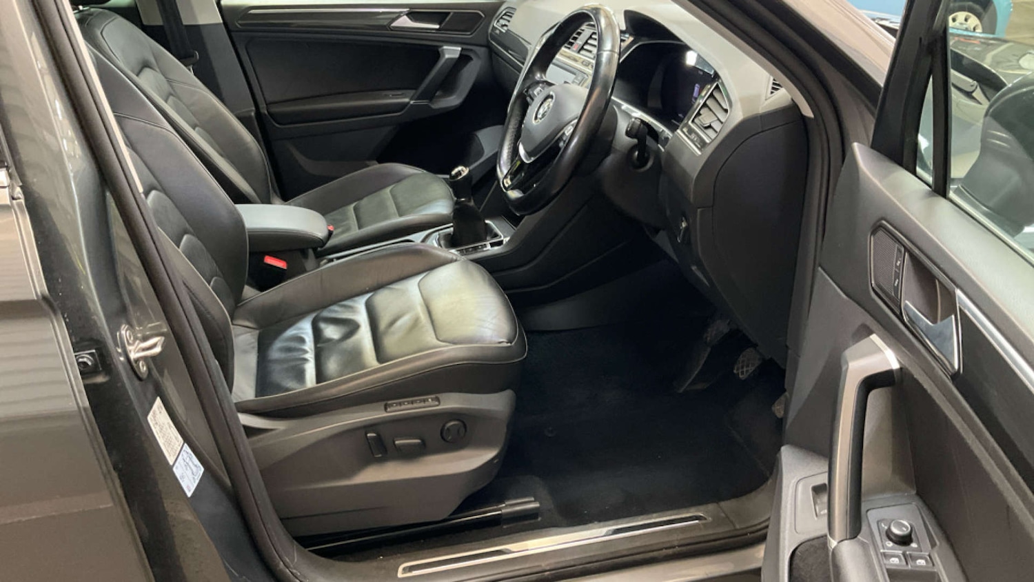 Used Volkswagen Tiguan 2016 for sale - 77961742: Photo 2