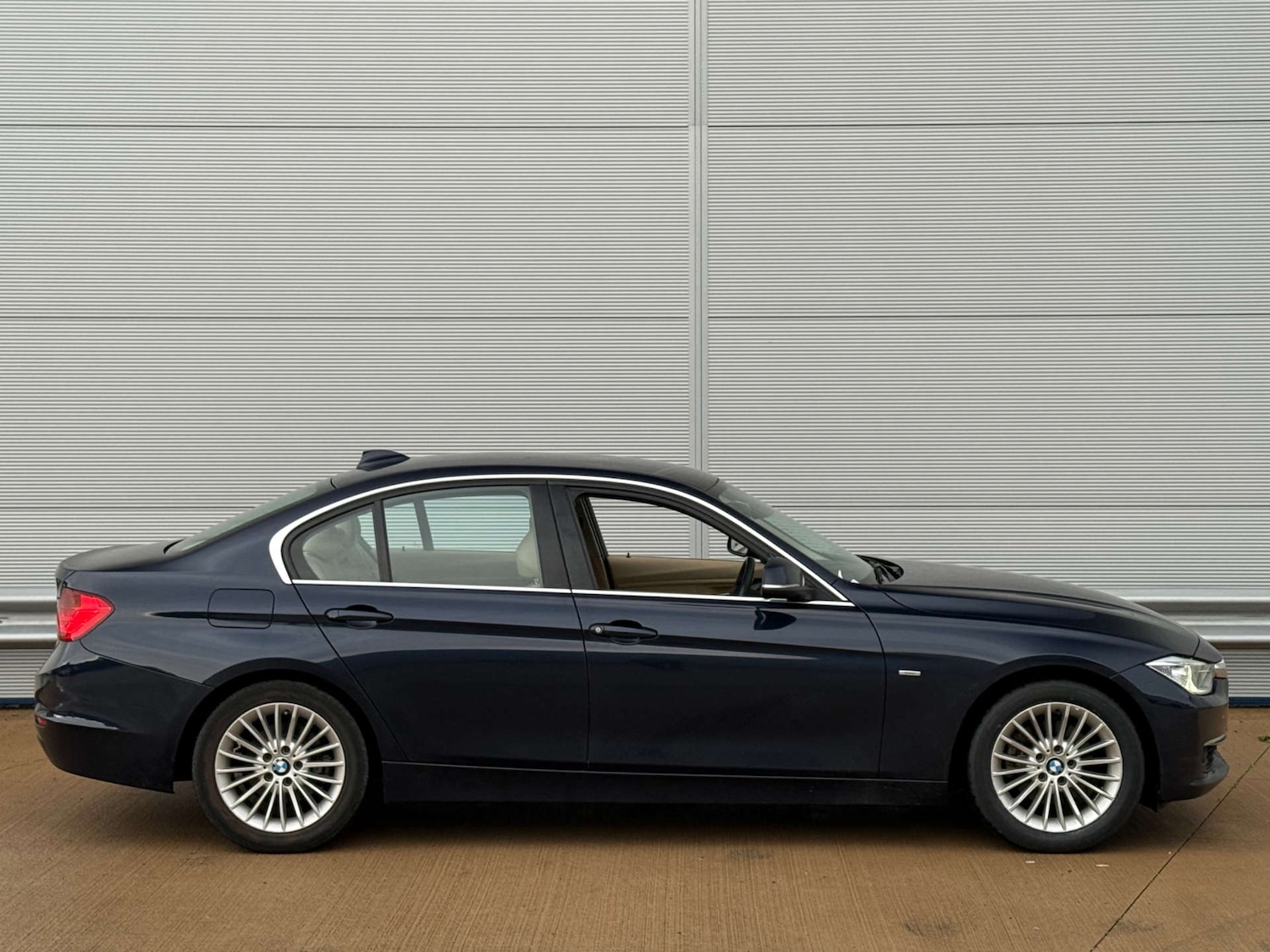 Used BMW 3 Series 2025 for sale - 76720242: Photo 32