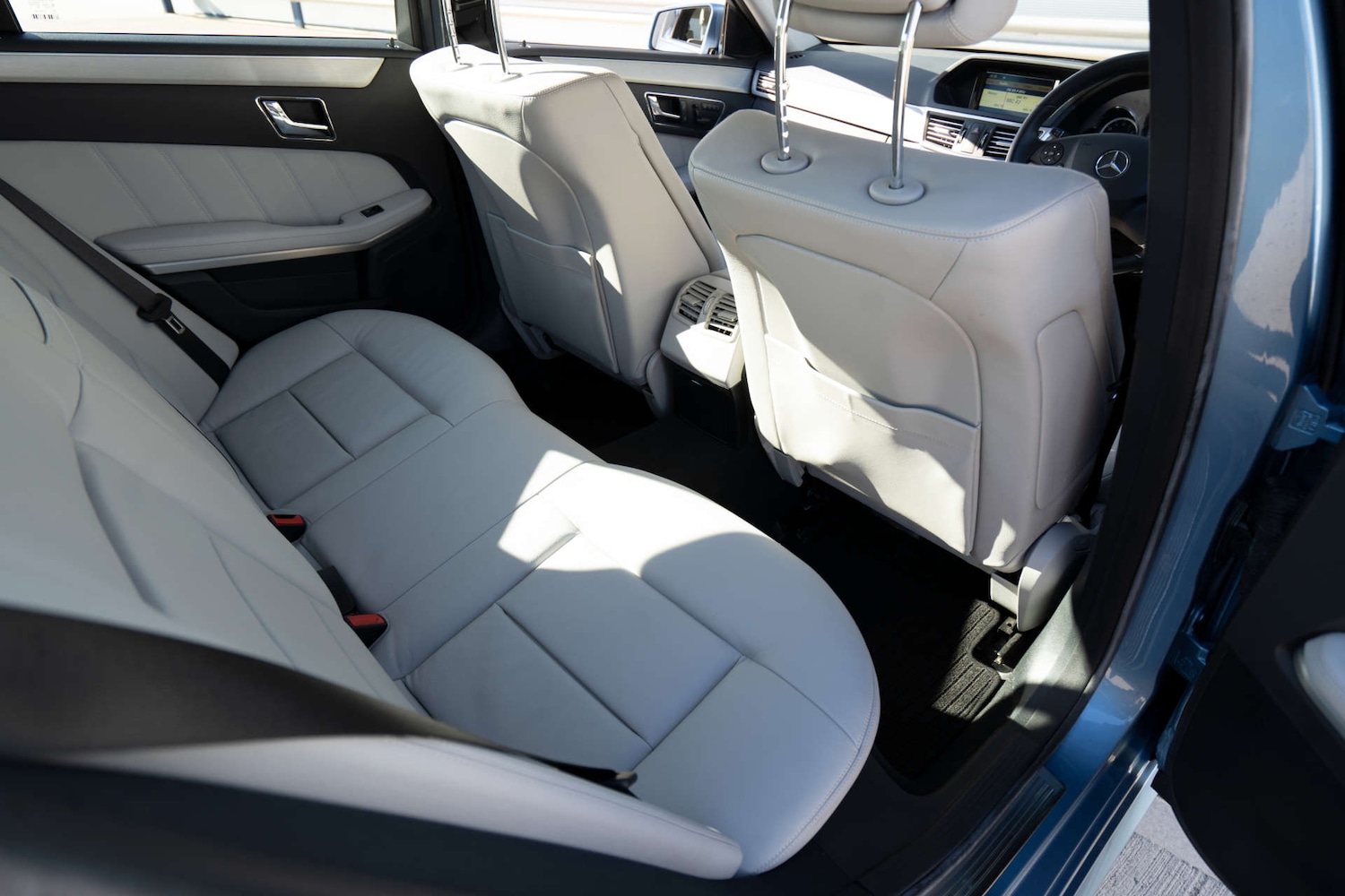 Used Mercedes-Benz E Class 2011 for sale - 77187863: Photo 12