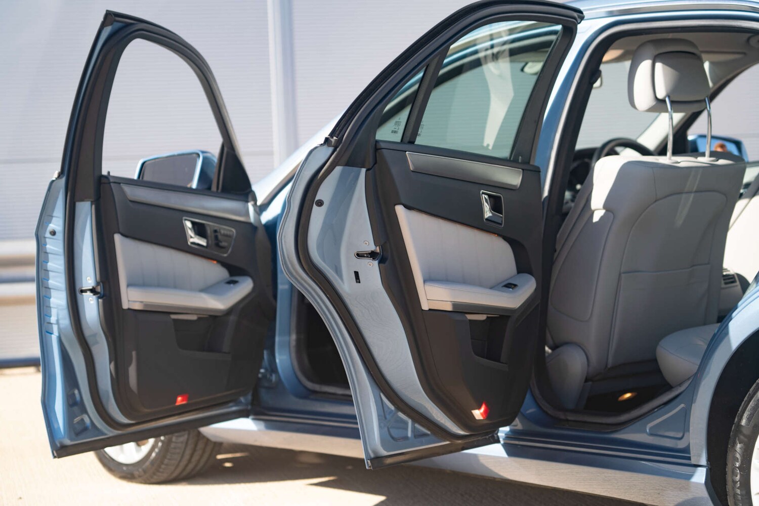 Used Mercedes-Benz E Class 2011 for sale - 77187863: Photo 17