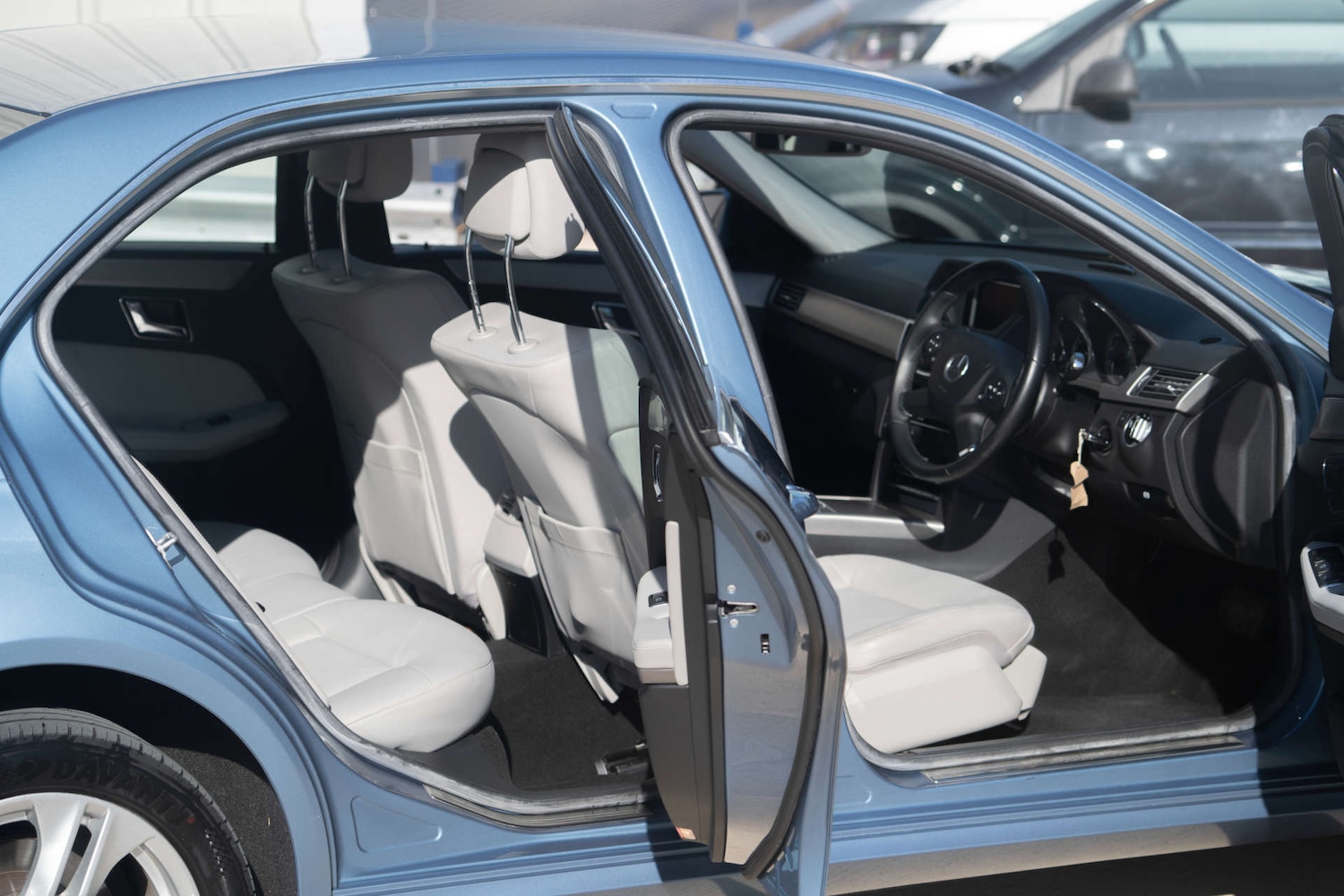 Used Mercedes-Benz E Class 2011 for sale - 77187863: Photo 19