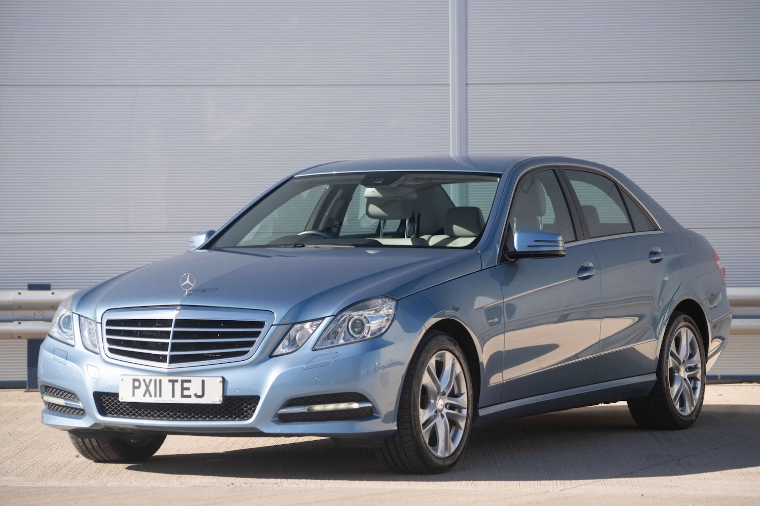 Used Mercedes-Benz E Class 2011 for sale - 77187863: Photo 2