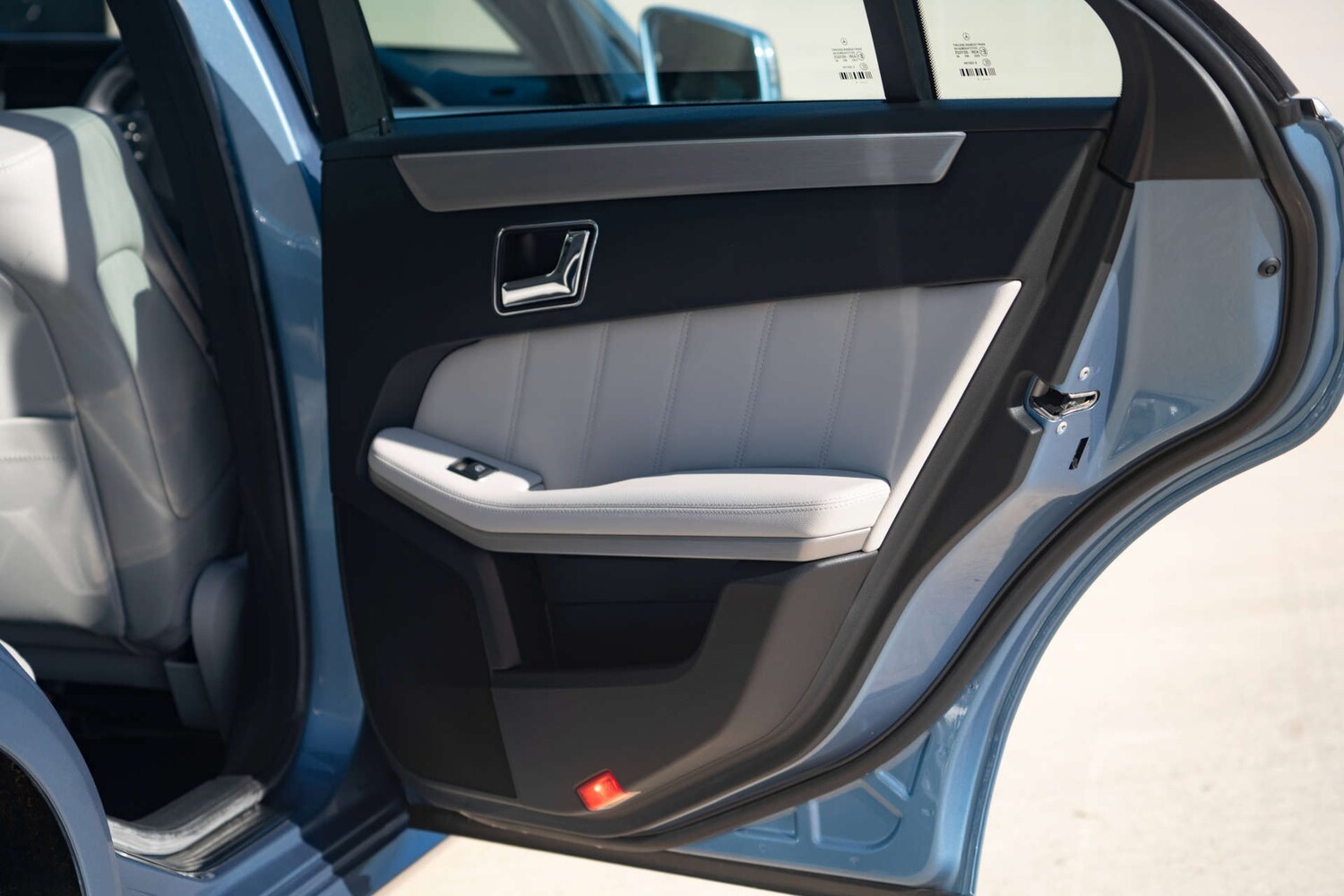 Used Mercedes-Benz E Class 2011 for sale - 77187863: Photo 25