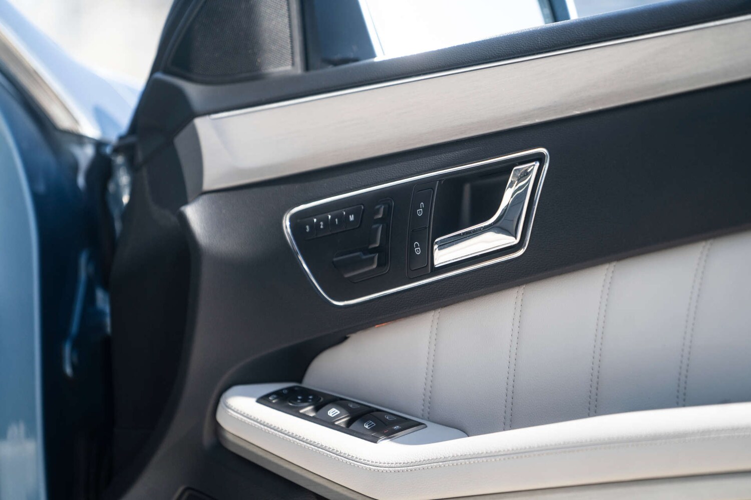 Used Mercedes-Benz E Class 2011 for sale - 77187863: Photo 27