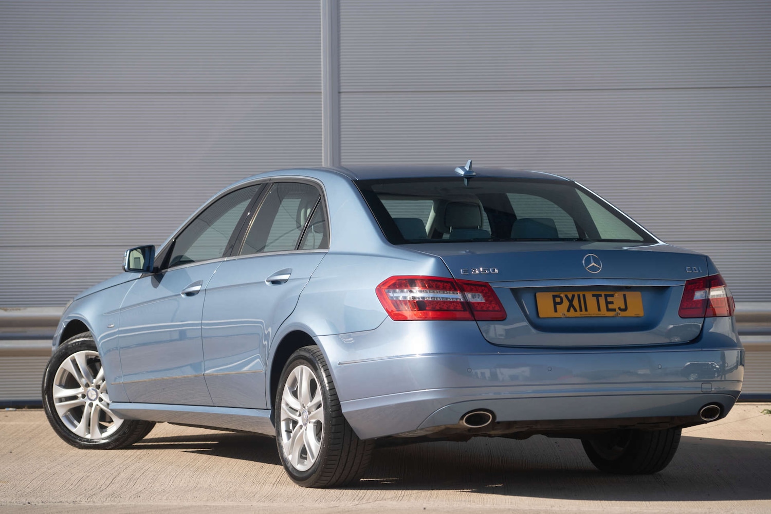 Used Mercedes-Benz E Class 2011 for sale - 77187863: Photo 3