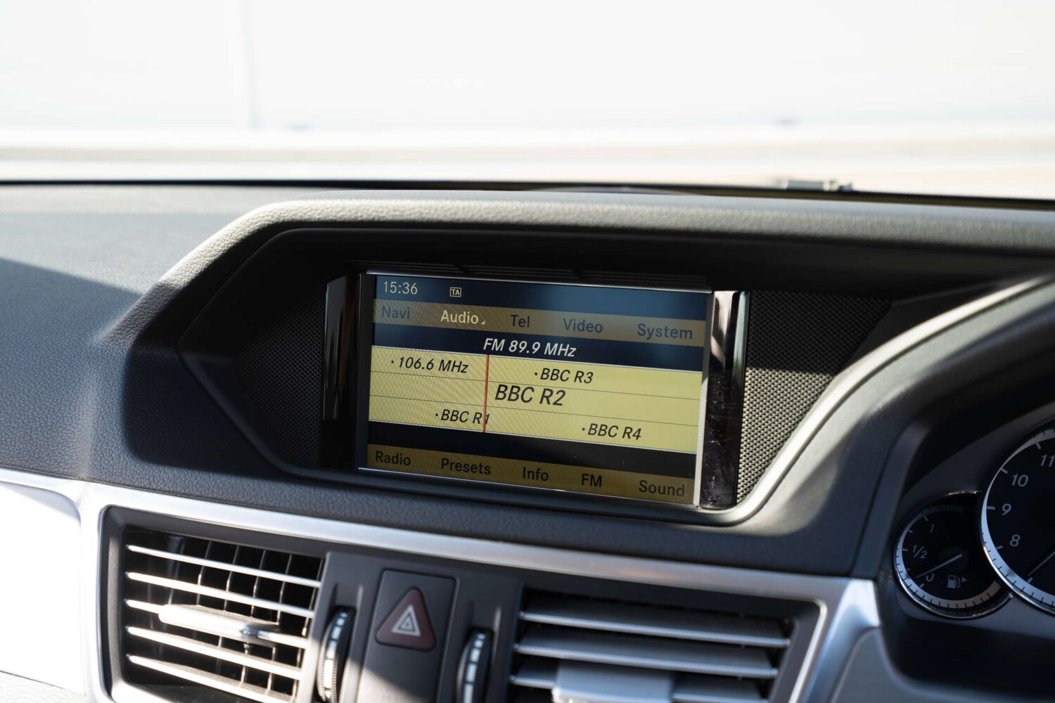 Used Mercedes-Benz E Class 2011 for sale - 77187863: Photo 30