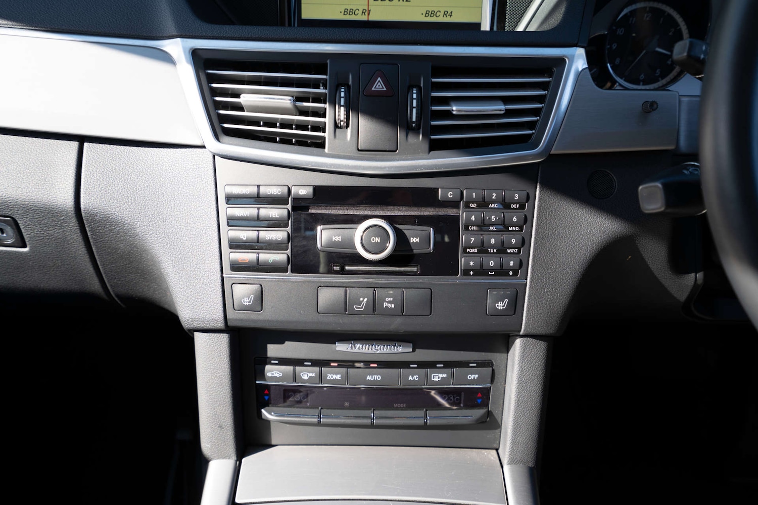 Used Mercedes-Benz E Class 2011 for sale - 77187863: Photo 40