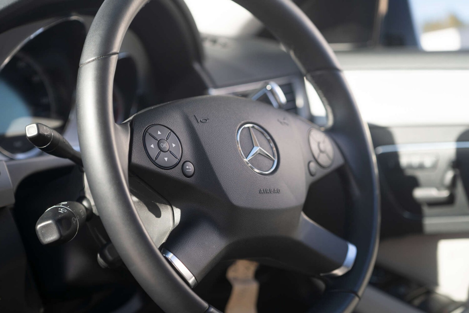 Used Mercedes-Benz E Class 2011 for sale - 77187863: Photo 43