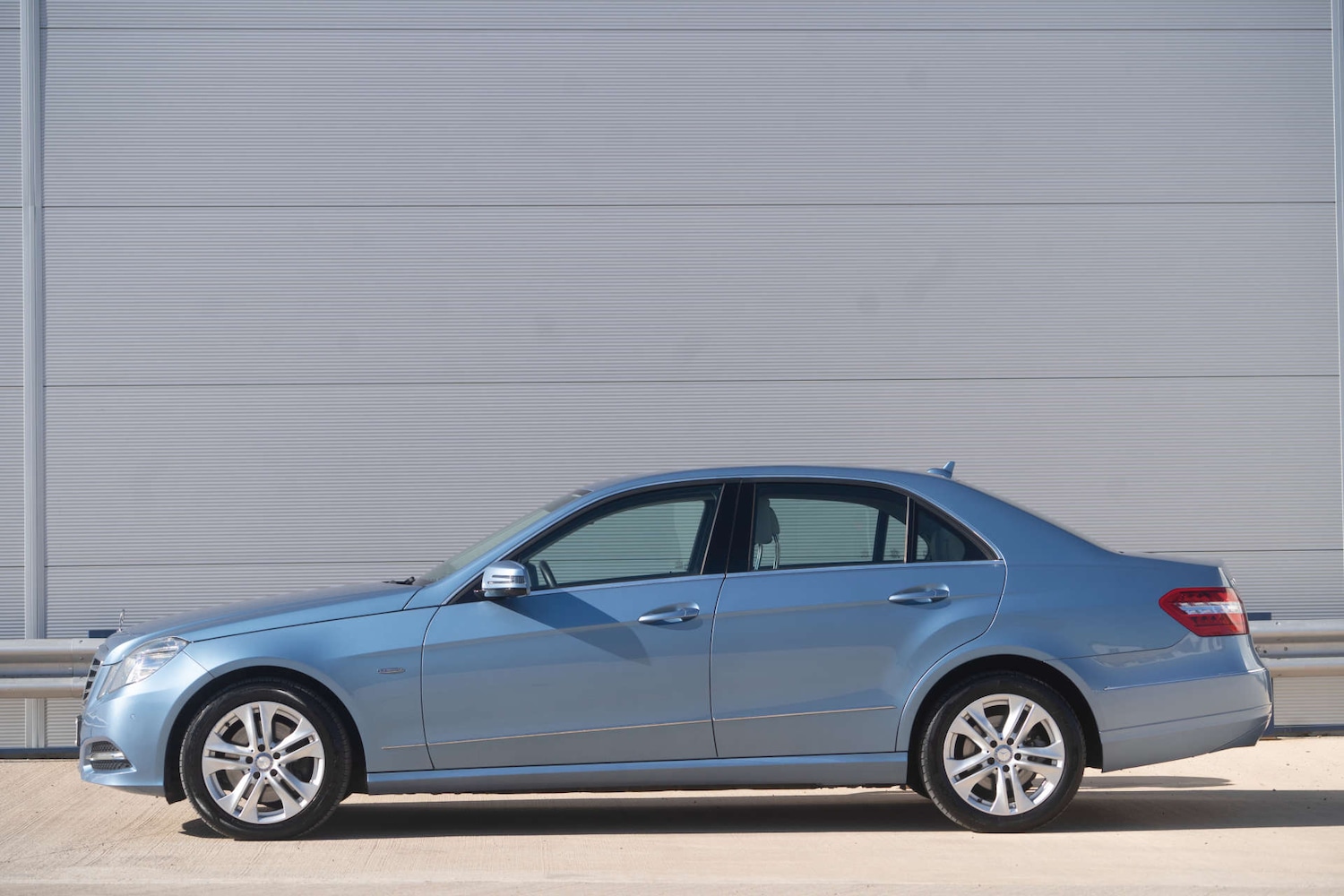 Used Mercedes-Benz E Class 2011 for sale - 77187863: Photo 55